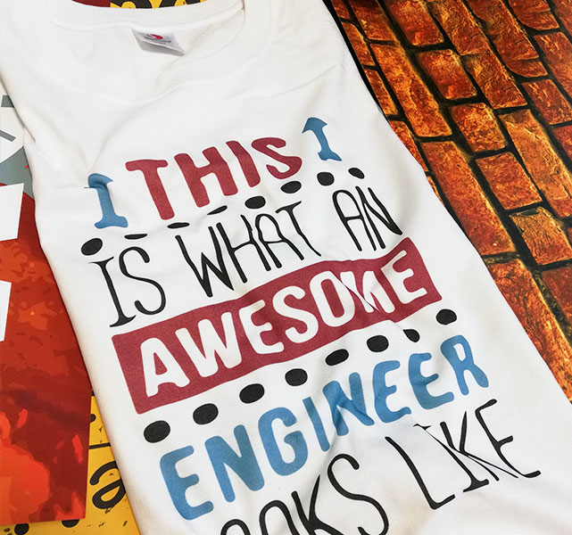 tricou-alb-cu-mesaj-haios-this-is-what-an-awesome-engineer-looks-like